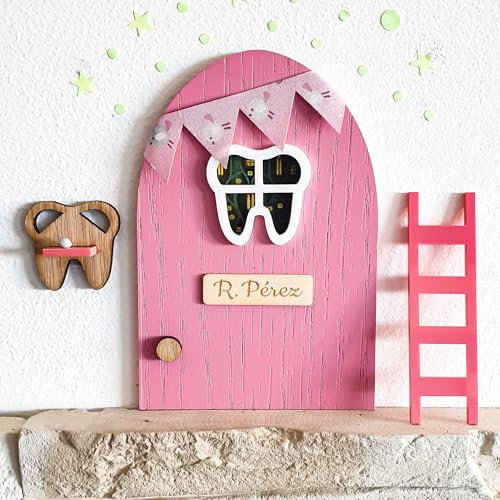 7GANSOS Puerta ratoncito Pérez ROSA de MADERA con estrellas LUMINISCENTES y repisa para dejar el diente. Decoración infantil de diseño.