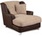 Cavadore XXL-Sessel Assado / Zweifarbiger Polstersessel mit Holzfüßen und großer Sitzfläche / Inkl. 2 Zierkissen / 109 x 104 x 145 / Materialmix Strukturstoff Hellbraun und Kunstleder Dunkelbraun