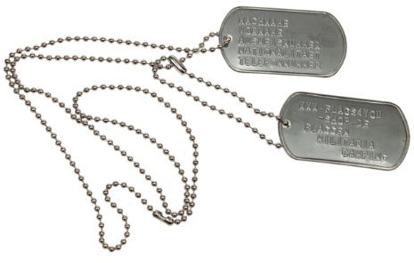 2 Personalisierte US Dog Tags aus Edelstahl mit Edelstahlketten im Armeestiel