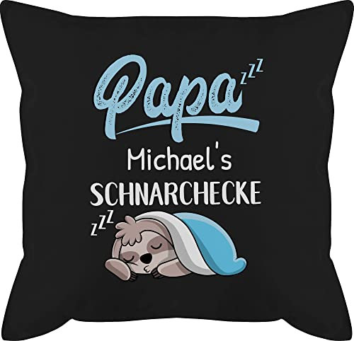 Kissen 50x50 - zum Vatertag - Papas Schnarchecke Papa Schnarchplatz - 50 x 50 cm - Schwarz - faultier papakissen vatertagsgeschenk schmusekissen vater geschenke vatertagsgeschenke pillow