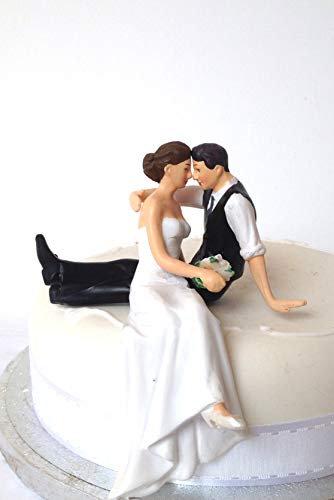 DreamWedding-UK The Look of Love Wedding Cake Topper Bride and Groom So Much in Love Couple, Artificial Resin, Brunette, 5 x 12 x 12 cm