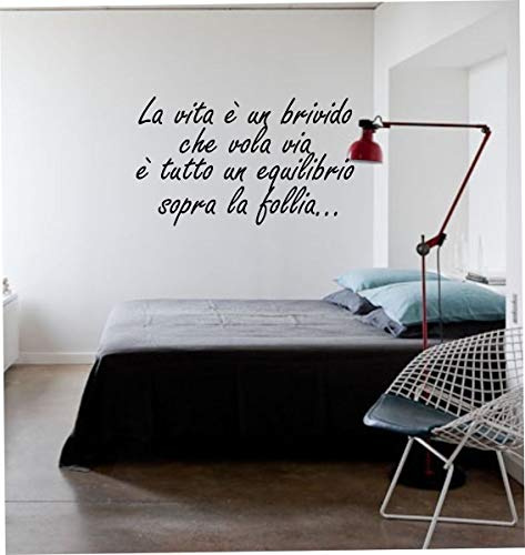 wall stickers Adesivo murale frase La vita è un brivido che vola via (57cm x 25cm) - adesivi murali decorazioni interni by tshirteria