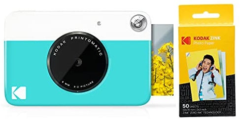 KODAK Printomatic Sofortbildkamera (Blau) Geschenkpaket + Zinkpapier (20 Blatt) + Deluxe-Etui + 7 lustige Aufkleber-Sets + Twin Tip Marker + Fotoalbum + Hängerahmen