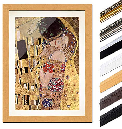 Bild mit Rahmen - Gustav Klimt Der Kuss 30x40 cm ca. A3 - Gerahmter Kunstdruck inkl. Galerie Passepartout Alte Meister - Rahmen buche