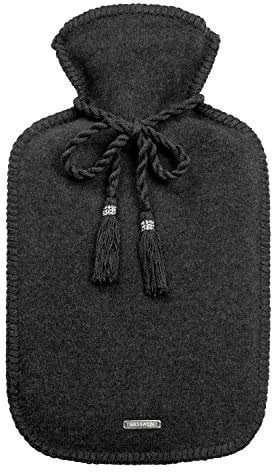 Giesswein Wärmflasche Ruby - Wärmflasche mit Bezug, Abnehmbarer Bezug aus 100% Lammwolle, weicher & Warmer Bezug aus Wolle, Wärmekissen waschbarer Bezug, 2 Liter Wärmeflasche, hot Water Bottle