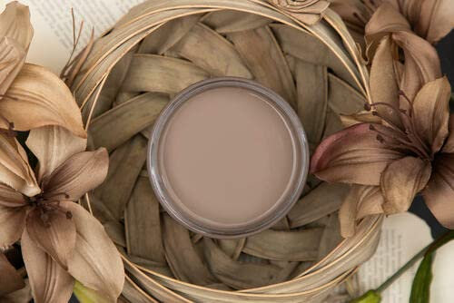 Dixie Belle Paint Company Chalk Finish Furniture Paint | Mud Puddle (4oz) | Matte Rich Taupe Chic Chalk Mineral Paint | DIY Furniture Paint | Made in USA