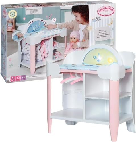 Baby Annabell Table à Langer Jour & Nuit 709672 - pour poupées Baby Annabell de 36 cm et 43 cm - Effets Lumineux, Matelas à Langer, cintres – Fonctionne avec 3 Piles AAA (Non incluses) – 3 Ans +