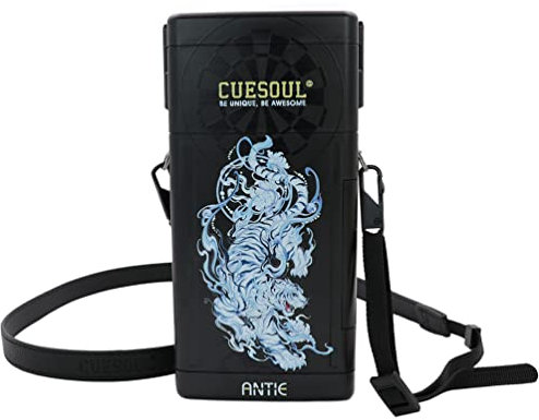 CUESOUL ANTIE Hard Dart Case, Hält 6 Steeldarts/Soft Tip Darts und zusätzliches Zubehör, mit Vier mythologischen Symbolen, langlebig