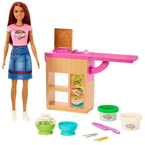 Barbie Cocinera de Fideos, Set con Muñeca Morena y Accesorios de Cocina (GHK44), Multicolor
