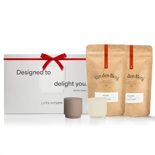 LARS NYSØM Geschenkset mit Salz und Pfefferstreuer & Gewürze - Mini Designer Salzstreuer & Pfefferstreuer mit feinstem Alpensalz und Brasil Pfeffer in ansprechender Geschenkbox (Brown/Beige)