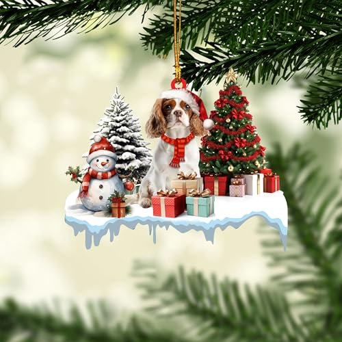 Talataca Cavalier King Charles Spaniel mit Kiefer Baum Schneemann Geschenk 2D Flach Auto Rückspiegel Zubehör Weihnachtsbaum Ornament Dekoration Hängender Charme Innenraum Rückansicht Anhänger Dekor