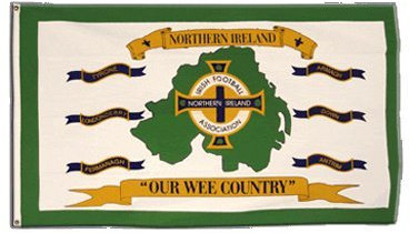Flaggenfritze Fahne/Flagge Nordirland Football Association weiß + gratis Sticker