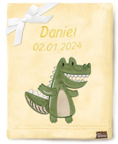 Be Mammy Personalisierte Babydecke mit 3D Applikation Warme Kuscheldecke mit Namen und Geburtsdatum; Perfektes Baby Geschenk; Blanket; Krabbeldecke BE20-280 (Gelb - Krokodil)