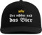 tshirtladen Cap Schwarz Der Schöne und das Bier - Lustige Männer Cap mit Spruch | Snapback schwarz mit Krone | Spaß Cappy Biertrinker | Basecap Biergeschenk Herren | Mütze mit Statement
