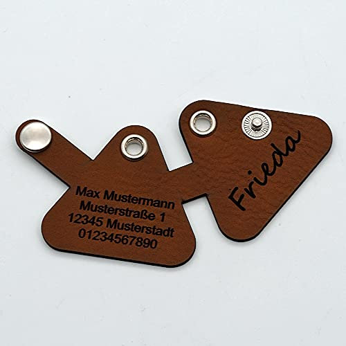CopterFarm Hundemarkentasche für Hunde am Halsband | mit Gravur, Druckknopf | Kunstleder, Echtleder | Hundemarke | individuell beidseitig graviert (Braun, Dreieck)