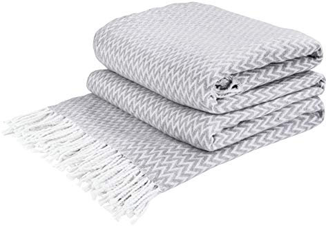 LYHome Baumwolldecke - Tagesdecke Kuscheldecke & Überwurfdecke, Bettdecke Sofadecke Couchdecke & Wohnzimmerdecke, Decken Couch, Baumwolle Plaid Decke Sofa Große (140x200 cm | Hellgrau - Weiß Chevron)