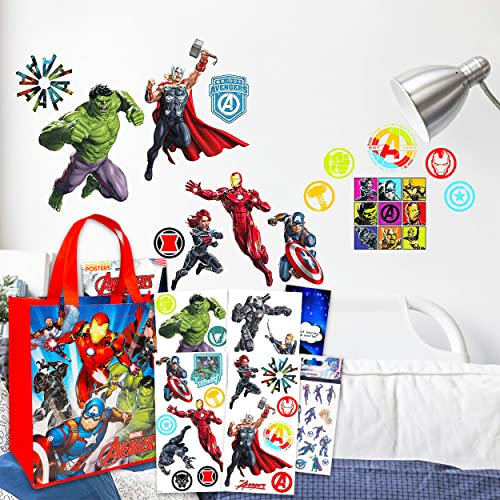 RoomMates Avengers Wandsticker Bundle ~ 26 Marvel Aufkleber mit Iron Man, Black Widow, The Hulk und mehr mit Stickern, Avengers Tragetasche und Malpostern.