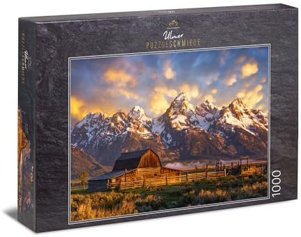Ulmer Puzzleschmiede - Puzzle USA „Grand Teton National Park“ - Klassisches 1000 Teile Puzzle mit berühmtem USA-Motiv - Die alte Moulton-Scheune vor den Gipfeln der Teton-Berge in den Rocky Mountains