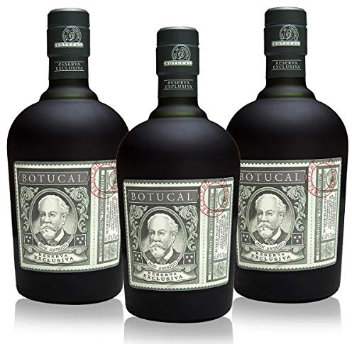 Botucal, Reserva Exclusiva, 3 x 700 ml, 40% Vol., Geruch von Kokos & Vanille, Vollmuniger & langanhaltener Geschmack, Noten von Vanille, Orange & Karamell, Bis zu 12 Jahre in Eichenfässern gereift