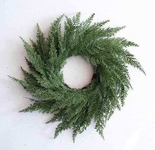 Vita Domi Weihnachtskranz aus künstlichem Zedernholz, 45,7 cm, fühlt sich an wie echte Norfolk-Kiefer, immergrün, Zypresse für Haustür oder Fenster