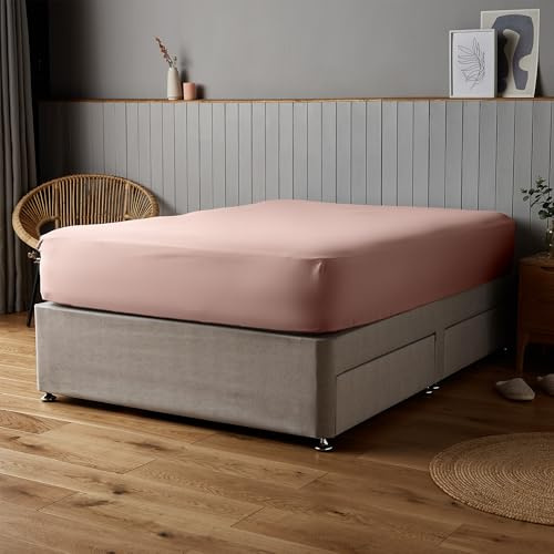 Silentnight Supersoft Fitted Sheet - Cosy & Comfortable Delicate Touch - Luxurious Easy Care Microfibre with Elasticated Corners - Stylish & Modern Mattress Fitted Sheet, Single Bed, Pink