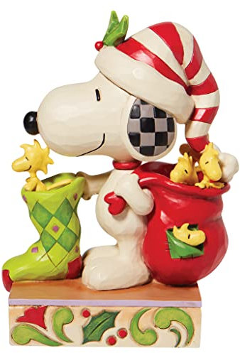 Enesco Peanuts von Jim Shore Snoopy mit Woodstocks und Einer Strumpffigur, 17,8 cm, Mehrfarbig