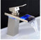 Tap Temperaturgesteuerter Wasserhahn,LED Kran Modern Wasserhahn Badezimmer, Wasserfallarmatur, Badezimmerarmaturen,Korrosionsbeständig(Nickel short)