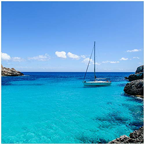 Wallario Glasbild Segelboot in der Bucht - 55 x 55 cm Wandbilder Glas in Premium-Qualität: Brillante Farben, freischwebende Optik