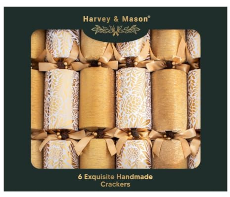 Harvey & Mason Pack of 6 Exquisite Gold Glitter Christmas Crackers - 13.5 Metallic White Festive Holly Foliage Xmas Holiday Dinner Table Decorations - Novelty Fun Prizes Gifts Contains Hats Jokes