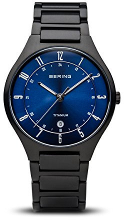 BERING Herren Quarz Uhr | Armbanduhr 39 mm schwarzes Titangehäuse und blaues Zifferblatt | Titanband mit Titanelementen | 5 ATM | 11739-727