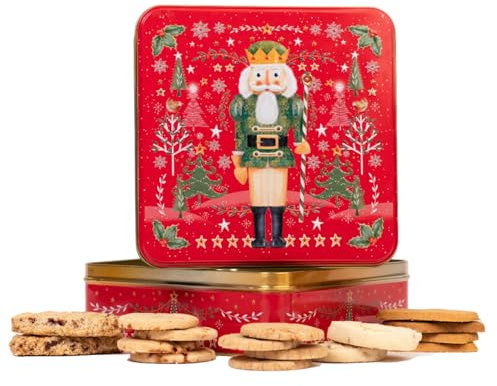 Farmhouse® | Biscotti Inglesi Assortiti | Scatola Regalo Biscotti Mirtillo, Caramello Salato, Cioccolato Bianco, Frutta, Zenzero | Latta Schiaccianoci Natale