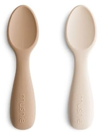 Mushie Cuillères De Démarrage en Silicone | Lot De 2 Cuillères Pour Tout-Petits | Pour Bébé Pour Apprendre à Manger Seul | Lavable au Lave-Vaisselle | Natural/Shifting Sand