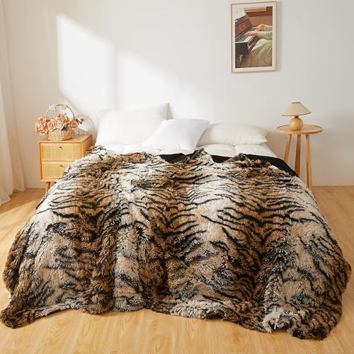 XeGe Flauschige Kunstfell Tigerprint Bettdecke für Kinder, Erwachsene & Paare, Plüsch Throw Decke Queen Size Felldecke, umwickelbar & groß, Schlafzimmer & Wohnzimmer, Braun, 228x228cm, Queen