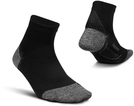 Feetures - Plantar Fasciitis Relief Ultra Light Cushion Sock - Quarter - Arch Support for Men and Women - Black
