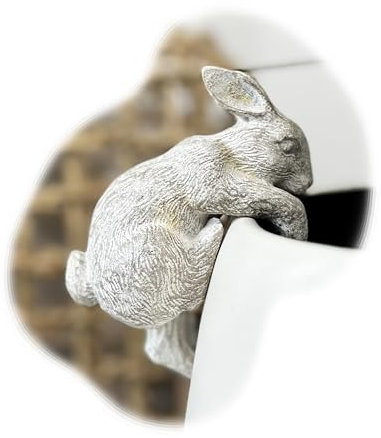 Darthome Ltd Rabbit Pot Hanger Resin Distressed Grey Vintage Climbing Hare Plant Pot Decor