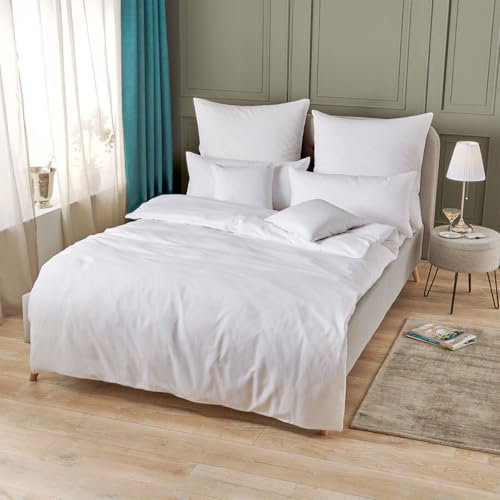 Traumschlaf Hotelbettwäsche • Kochfest & Chlorfest • Mako-Satin aus 100% Baumwolle • Weiß mit Streifen • Pflegeleicht & Atmungsaktiv • 1 Bettbezug 135 x 200 cm + 1 Kissenbezug 40 x 80 cm