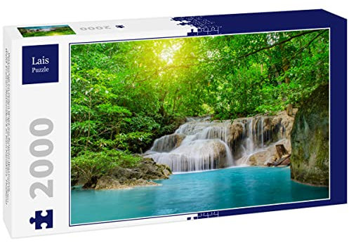 Lais Puzzle Chute d'eau dans la forêt Profonde à la Cascade d'Erawan, Belle Cascade avec des Rayons de Soleil dans la forêt Profonde, Parc National d'Erawan à Kanchanaburi, Thaïlande 2000 pièces