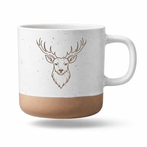 Bergliebe Keramiktasse Motiv | Naturmotiv | Kaffeetasse | Teebecher weiß mit beigem Boden | Geschenk für Frauen & Männer | 360 ml Pohmer Design (Hirsch)