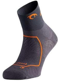 Lurbel Race Three, Calcetines de running, calcetines ligeros, calcetines Anti-ampollas, transpirables, Anti-olor, Calcetín sin costuras, calcetín tobillero. (Marengo/Naranja, XL (45-47))