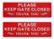 Be In Your Mind Lot de 2 panneaux d'avertissement « Please Keep Gate Closed » en alliage d'aluminium - Accessoires pour clôtures en bois - 25 x 9 x 0,1 cm