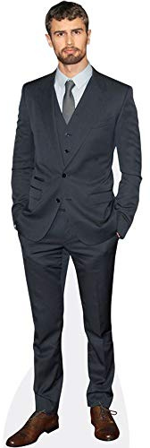 Figura Mini de cartón de Theo James (Grey Suit) – Aproximadamente 60 cm – Decoración para Fiestas y Regalo para Fans