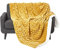 Homescapes Samt Kuscheldecke senfgelb 130x160 cm, Sherpa Fleece Wohndecke Felloptik, gelbe Tagesdecke geometrisch Gemustert
