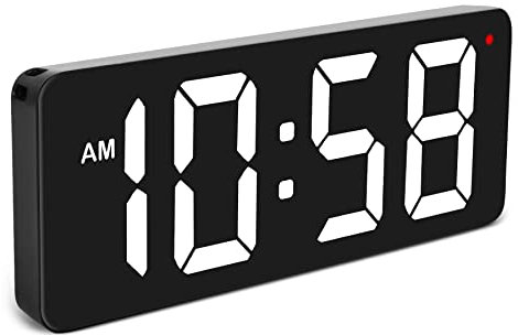 SZELAM LED Wanduhr Digital Uhr, große Digitale Wanduhr Tischuhr Großes Zahlendisplay mit Adapter & ausklappbarem Tischständer, Automatische Lichtsteuerung,12/24 H, (L) 215 x (B) 85 x (H) 20 mm-White