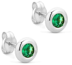 Orovi – Ohrringe rund aus 9 Karat Weißgold (375) mit kreiertem Smaragd (0.22 ct) – Ohrstecker Gold Damen mit Solitaire Edelstein in edler Zargenfassung – Allergenfrei & handgemacht (5 x 5 mm)