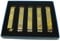 Ein Set mit 5 ZinnSymbolen mit sauberem und glattem Schnitt und vergoldeten MesusaSymbolen mit verschiedenen emaillierten Themen. Jeder ist ca. 8,9 cm groß und wird mit Schriftrollen und Schrauben
