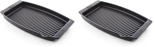 Weber Keramik Grillpfanne (47 x 28cm), Ideal für Fisch, gegriffelter Boden, mit Ausguess-Schaube, BBQ-Grillpfanne mit Antihaftoberfläche, extrem hitzebeständig, spülmaschinenfest - Schwarz (17886)