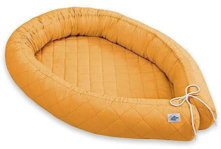 Bene Butik Kuscheliger Schlafkokon 2in1 in Senf Farbe Babynest für Neugeborene Kleinkinder gemütlicher sicherer vielseitiger Schlafplatz Perfekte Lösung für Eltern 90x57 cm