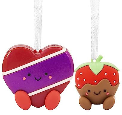 Hallmark Better Together - Adornos de Navidad magnéticos de Fresa y Chocolate para árbol, Juego de 2