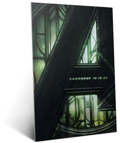 Displate Metallposter Marvel Avengers - Doomsday - Wanddeko Poster für Schlafzimmer Magnetische Befestigung 32 x 45 cm