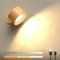 LED Wandleuchte Innen 1 Stück, Akku Wandleuchte Innen LED Wandlampe Batteriebetrieben mit Schalter, 360° drehbare USB Aufladbare Magnetische Flurlampe, für Schlafzimmer Wohnzimmer Treppe(Holzmaserung)